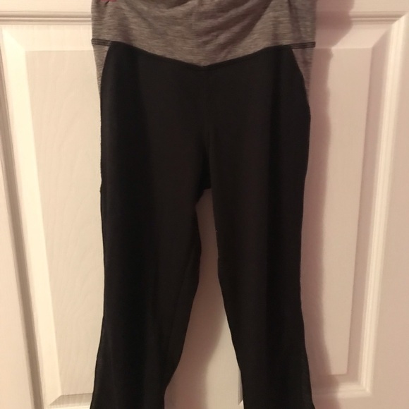 Ardenes Gray and Black Capris - Picture 1 of 4